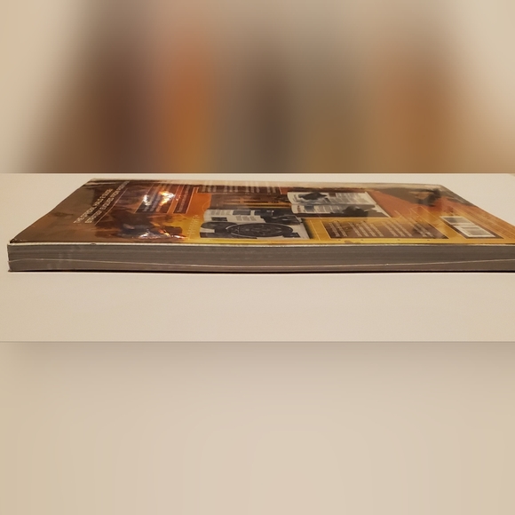 Xbox Official 2004 Halo 2 Game Guide - Picture 4 of 10